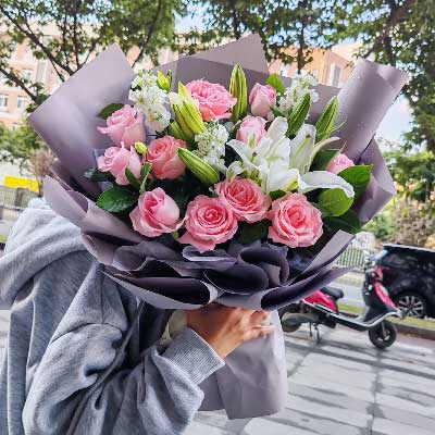 衡阳11朵戴安娜粉玫瑰百合，与你一起追逐梦想